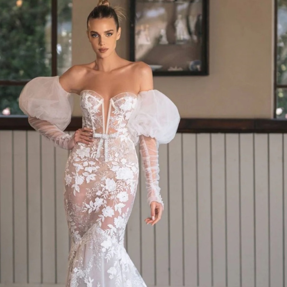 NEW Berta bridal removable sleeves